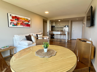 Alojamiento en el centro con vista parcial al lago y con cochera